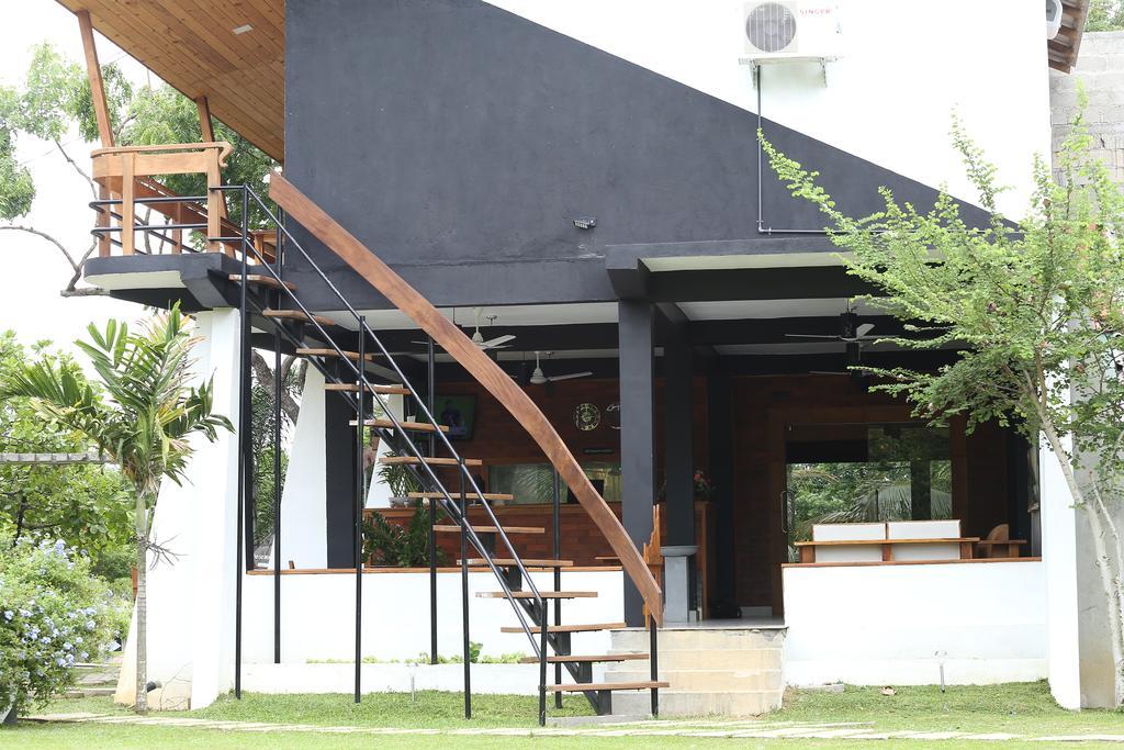 Eco Hotel Black & White - Anuradhapura Mihintale Zewnętrze zdjęcie