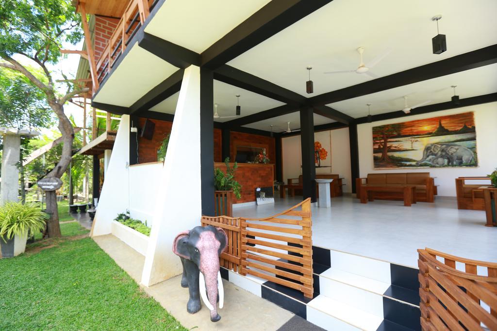 Eco Hotel Black & White - Anuradhapura Mihintale Zewnętrze zdjęcie