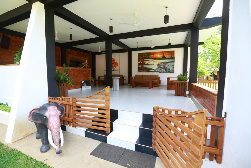 Eco Hotel Black & White - Anuradhapura Mihintale Zewnętrze zdjęcie