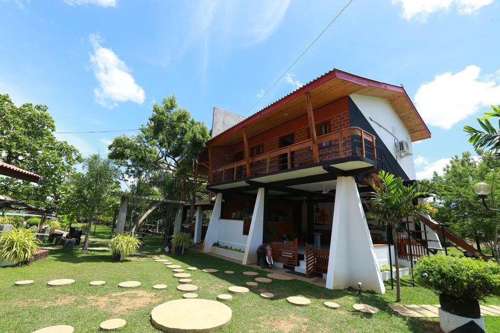 Eco Hotel Black & White - Anuradhapura Mihintale Zewnętrze zdjęcie
