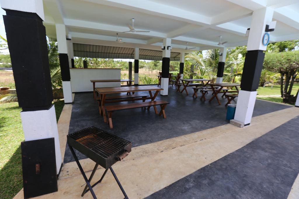 Eco Hotel Black & White - Anuradhapura Mihintale Zewnętrze zdjęcie