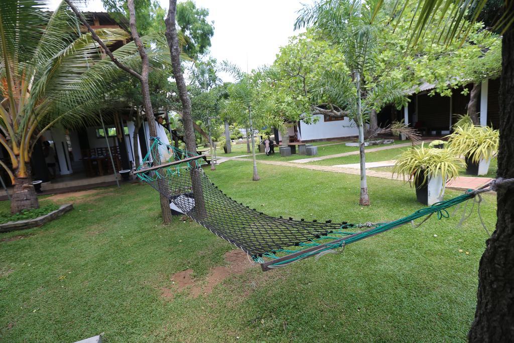 Eco Hotel Black & White - Anuradhapura Mihintale Zewnętrze zdjęcie