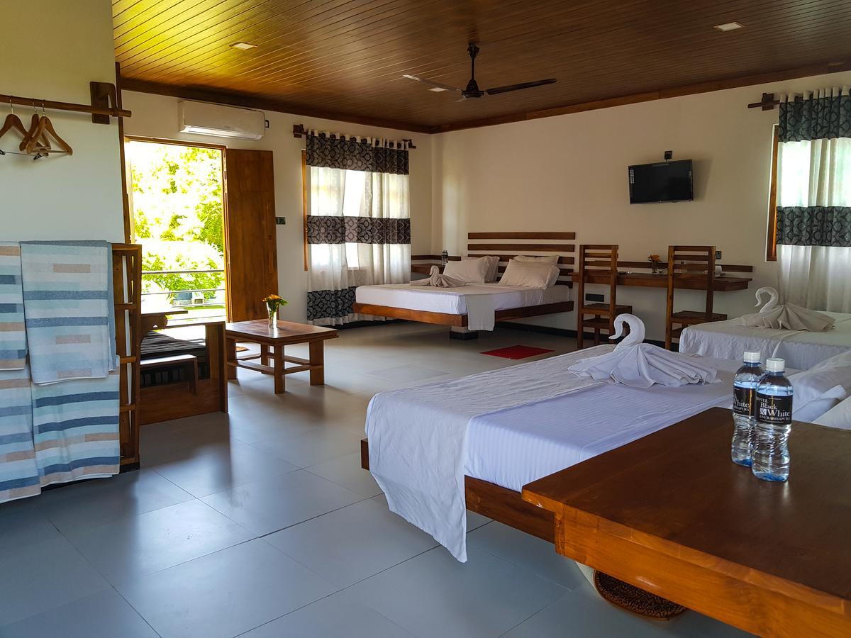 Eco Hotel Black & White - Anuradhapura Mihintale Zewnętrze zdjęcie